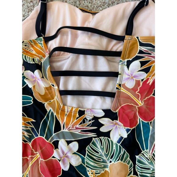 HURLEY One Piece swim suit, size Medium, Floral Print - Picture 3 of 9